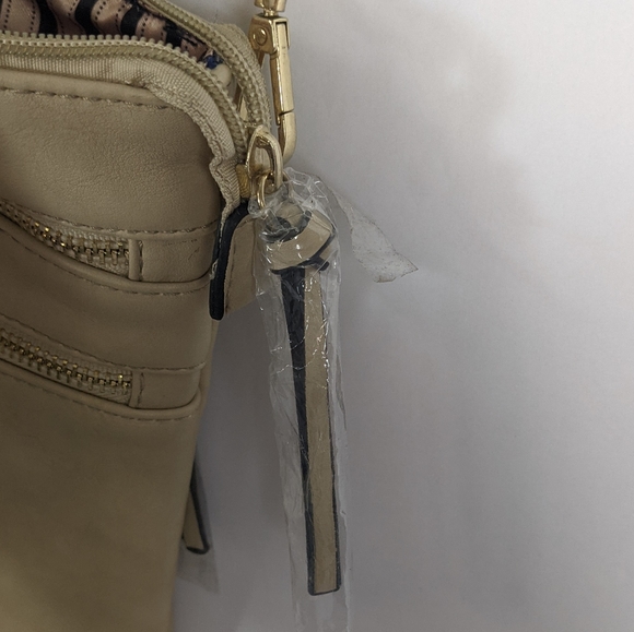 NWT Isabelle crossbody bag vegan lead free - Picture 2 of 7